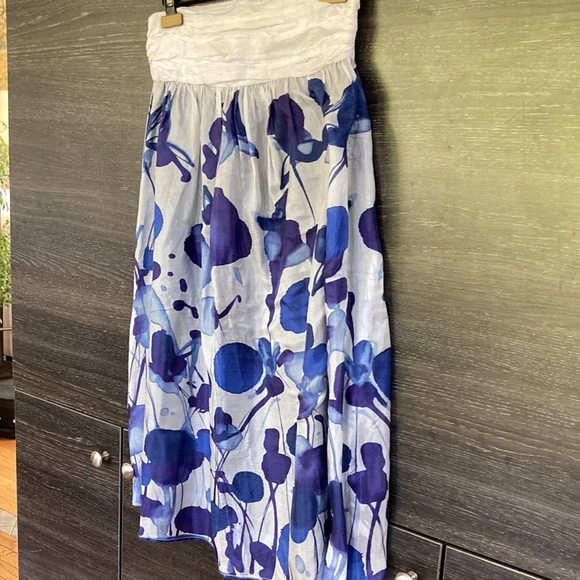 Zara Dresses & Skirts - Zara Basic Silk Floral Full Skirt White w Navy & Royal Blue Floral Print…